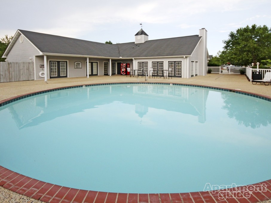 Pool/Clubhouse